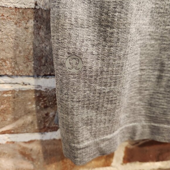 Lululemon Metal Vent Athletic Shirt Men’s Size XL Light Gray Breathable Wicking - Picture 9 of 13